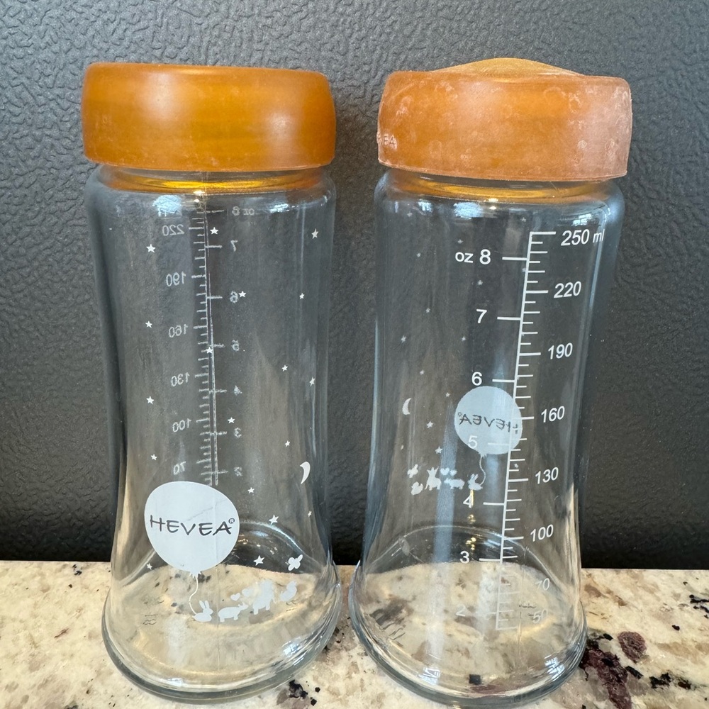 Hevea glass bottles With Medium Nipples And Caps